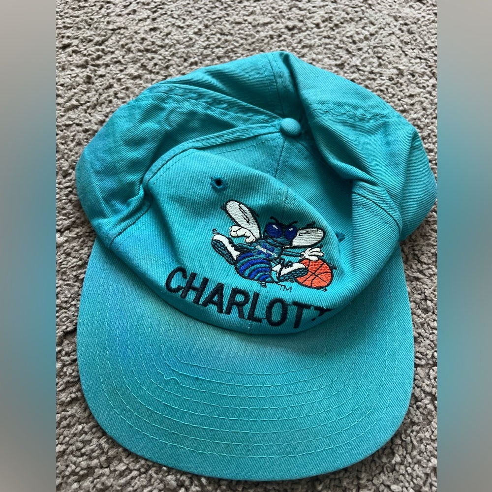 Charlotte Hornets Teal Vintage Basketball Hat. READ DESCRIPTION